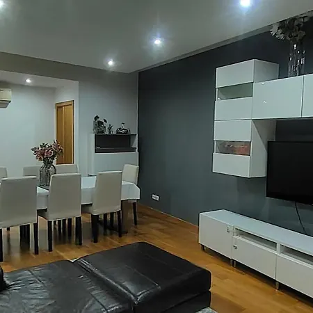 Adalberto Nascimento Luxury Aparta-hostel At Colinas Do Cruzeiro * Odivelas (Lisbon)