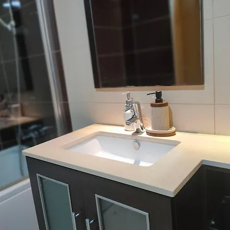 Adalberto Nascimento Luxury Aparta-hostel At Colinas Do Cruzeiro Apartment Odivelas (Lisbon)