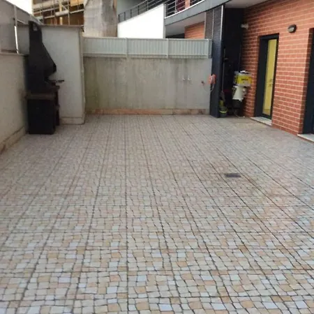 Adalberto Nascimento Luxury Aparta-hostel At Colinas Do Cruzeiro * Odivelas (Lisbon)